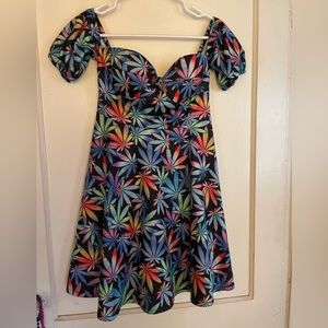 Everland sweetheart neckline rainbow weed print dress medium